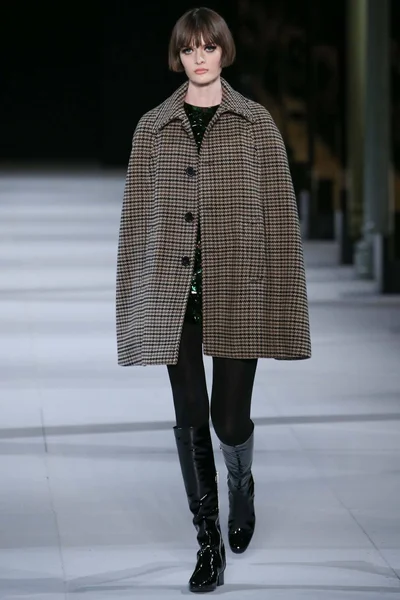 Look 12